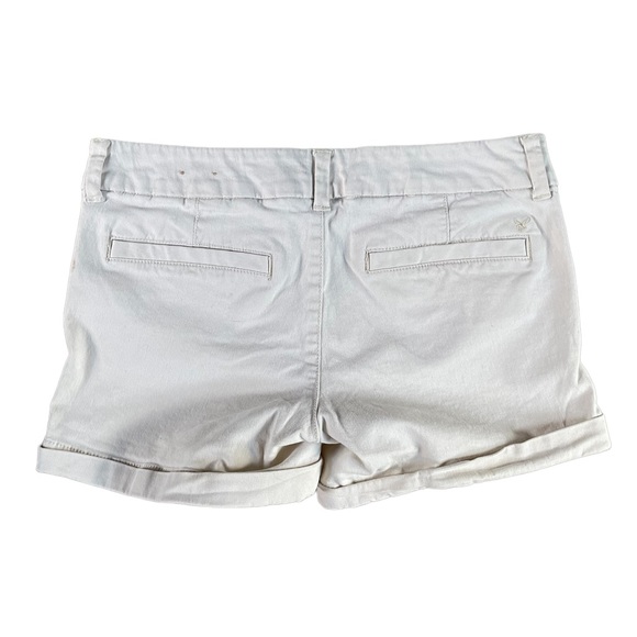 Women’s AMERICAN EAGLE Flat Front Cuffed “Midi” Cream Stretch Shorts Size 2 - Picture 3 of 4